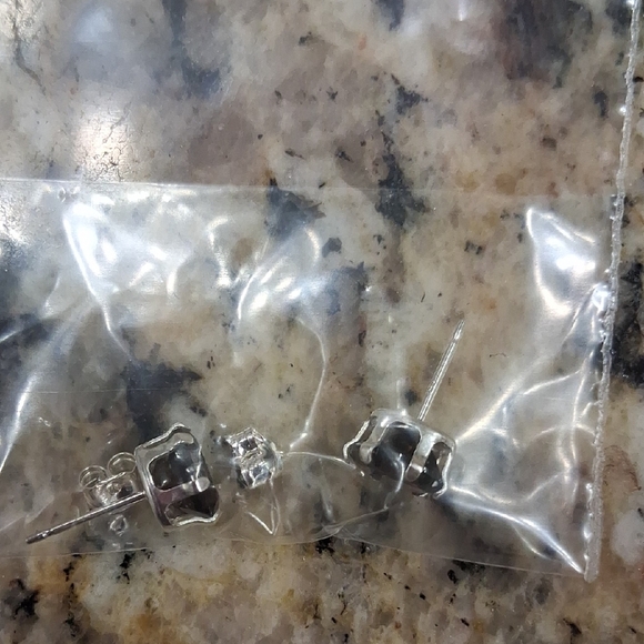 Jewelry - Elegant blk Onyx sterling Silver Stud Earrings